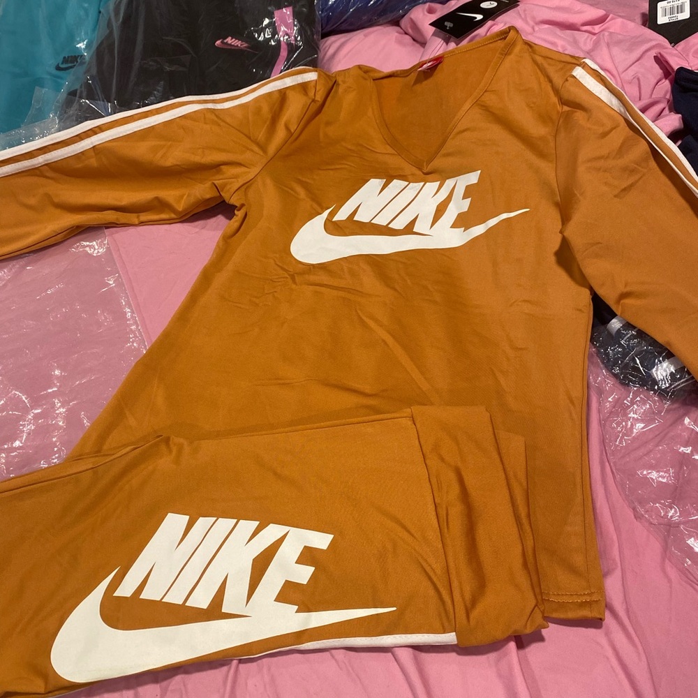 Nike leggings and long sleeve top